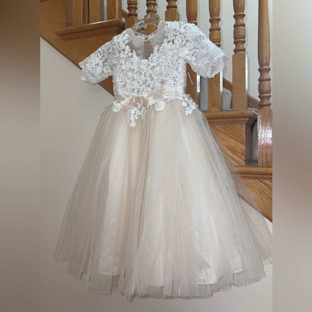 Flower Girl Dress Size 5,6,7,8 Ivory Lace Champagne Tulle Party Short Sleeve NEW